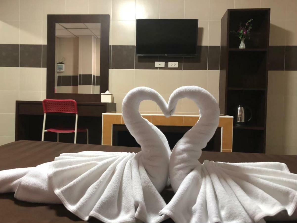 צ'ון בורי D5 Hotel สาขา มาบโป่ง מראה חיצוני תמונה